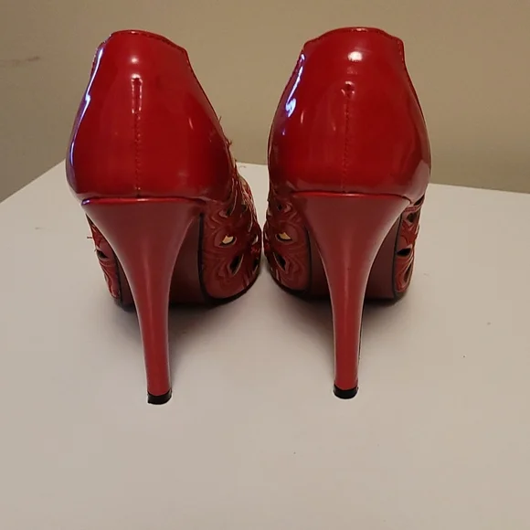 Heals - Picture 3 of 3